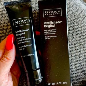 Revision Skincare tinted moisturizer
